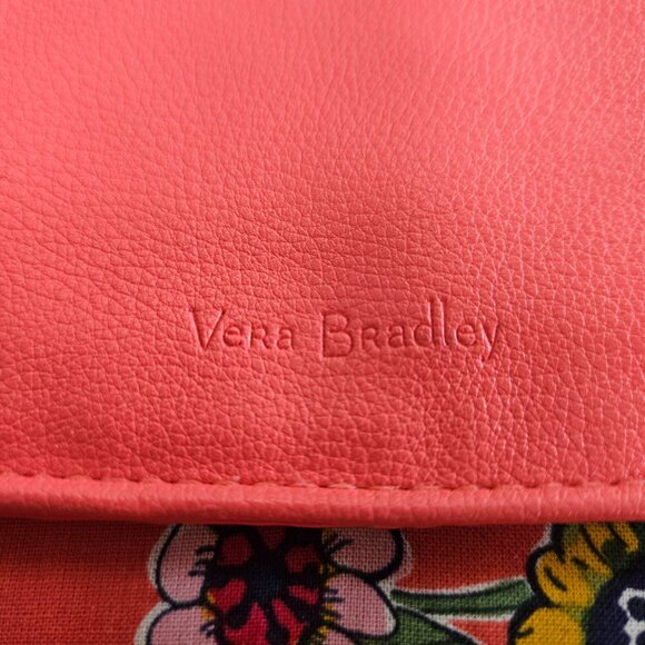 Vera Bradley wallet in coral floral pattern, wall has little wear on edge - Picture 4 of 7